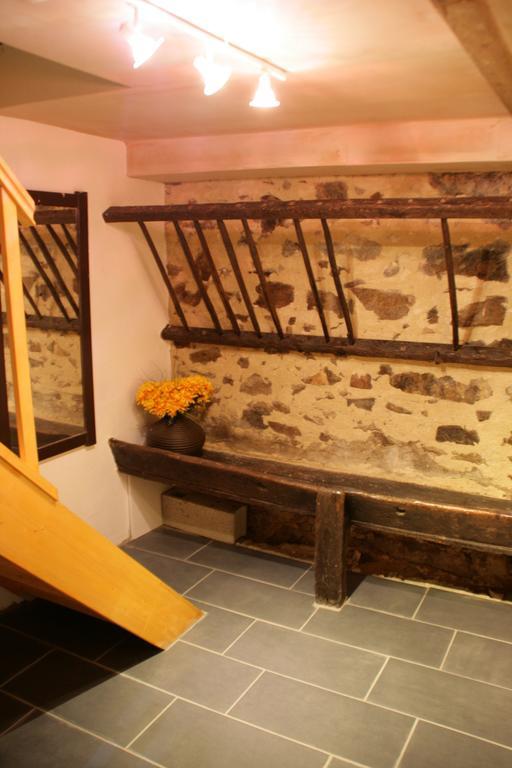 Le Petit Mas D'Ile Bed & Breakfast Saint-Germain-de-Confolens Стая снимка