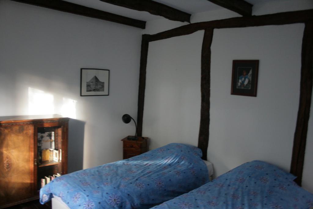 Le Petit Mas D'Ile Bed & Breakfast Saint-Germain-de-Confolens Стая снимка